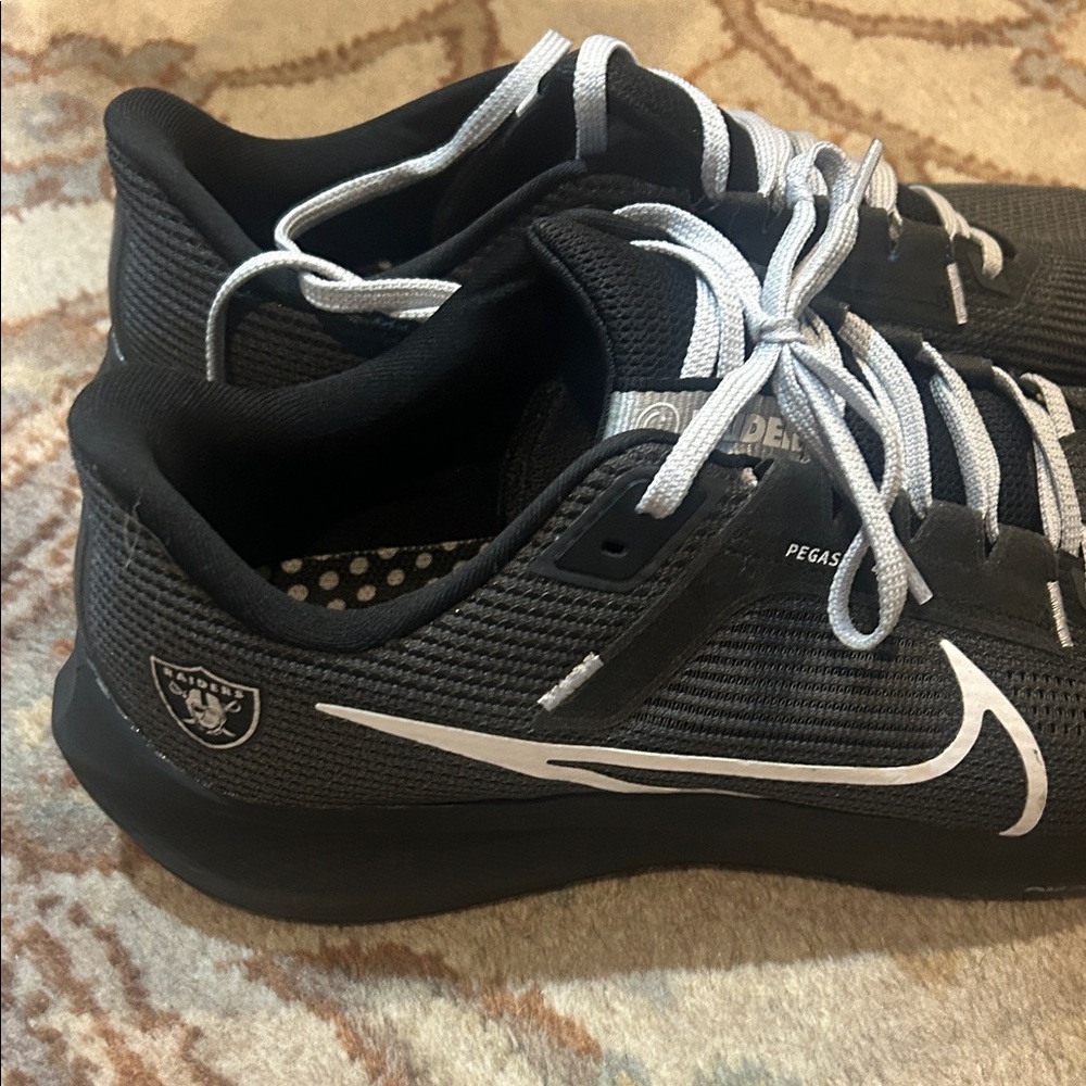 RAIDERS NIKE Pegasus 40 running shoes